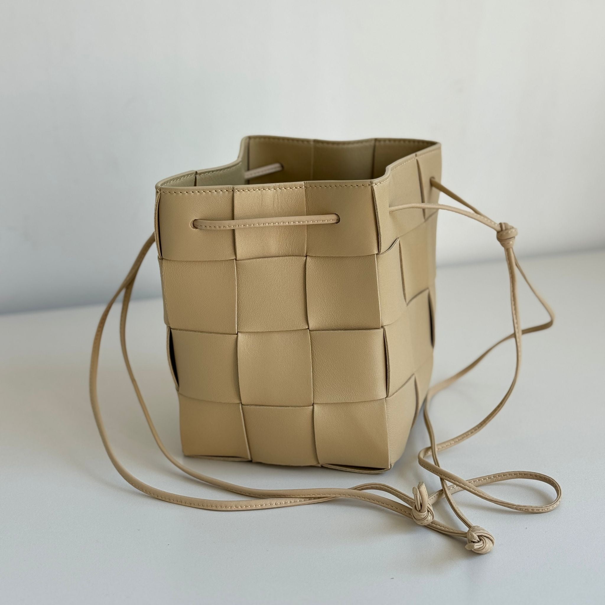 Bottega Veneta Bucket
