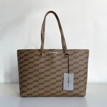 Balenciaga Signature