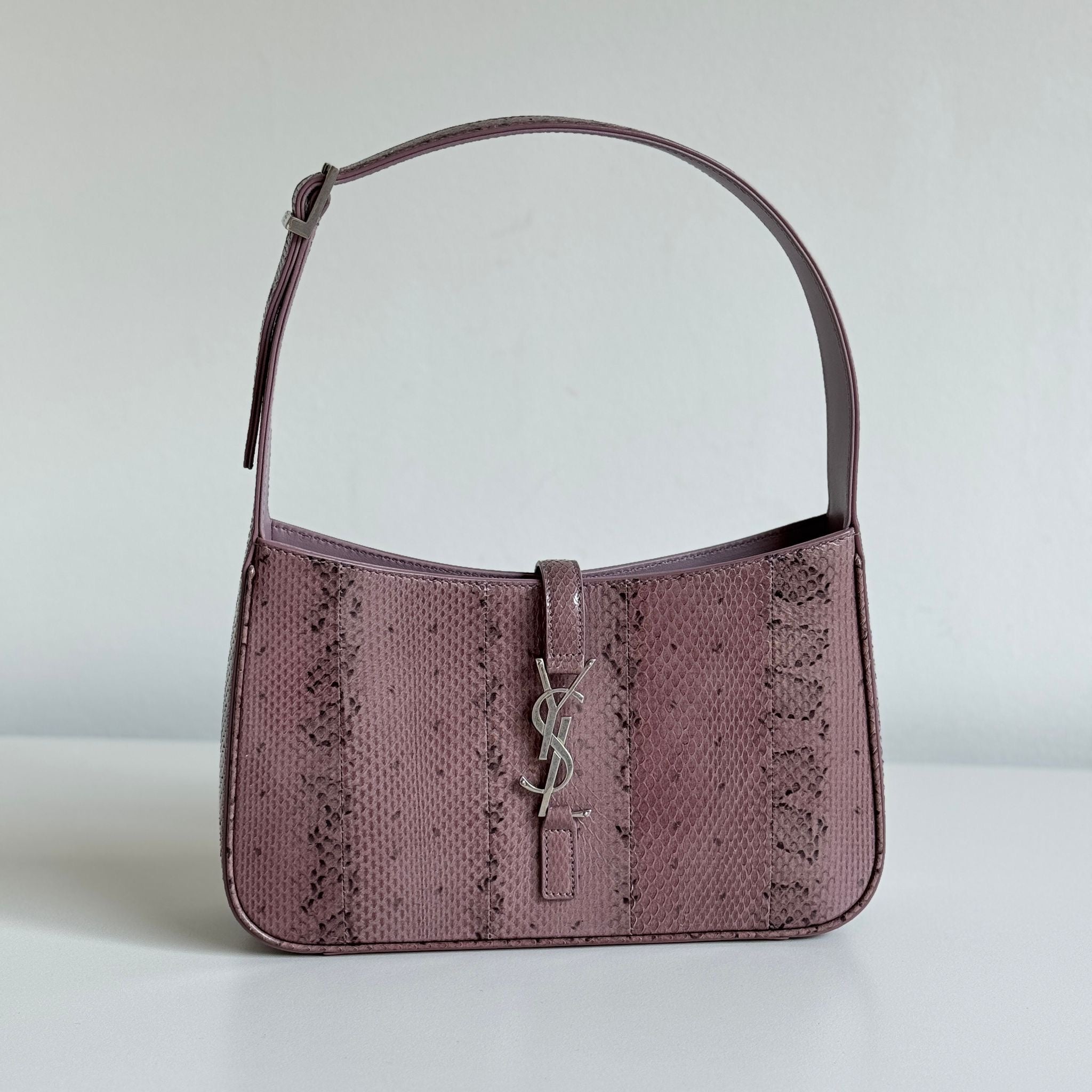 Saint Laurent Le 5 à 7