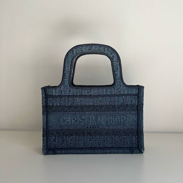 Dior Book