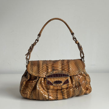 Prada Pattina