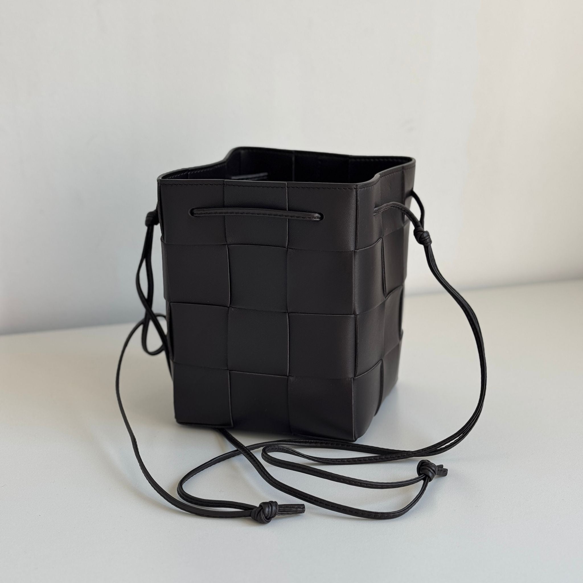 Bottega Veneta Bucket