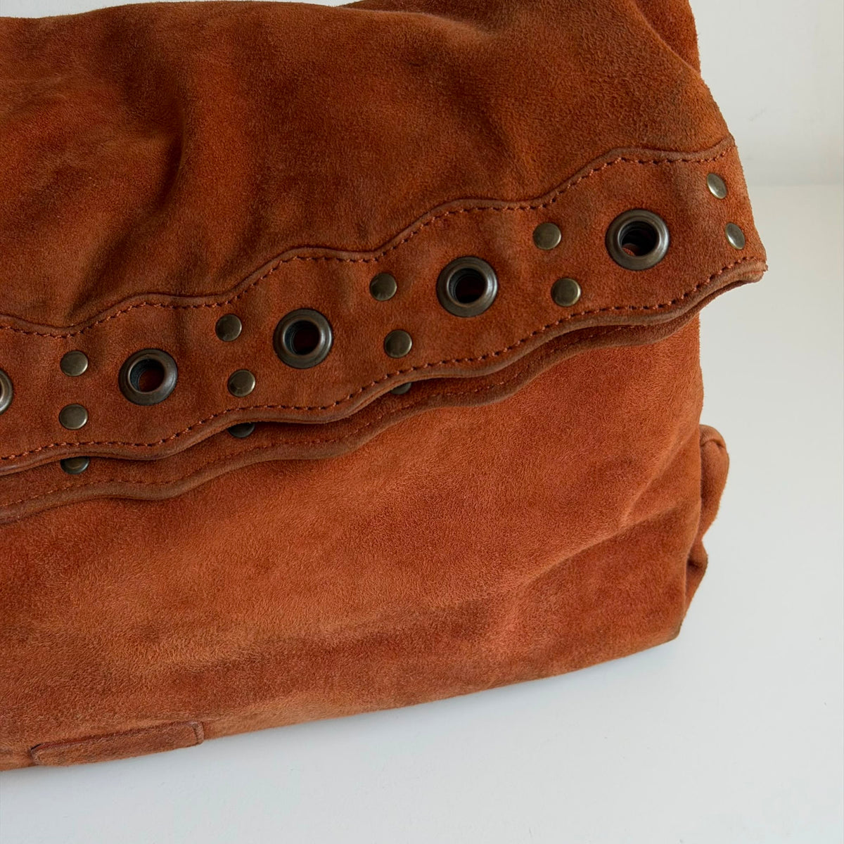D&G suede
