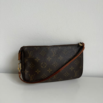 Louis Vuitton pochette NM