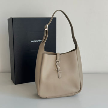 Saint Laurent Le 5 à 7