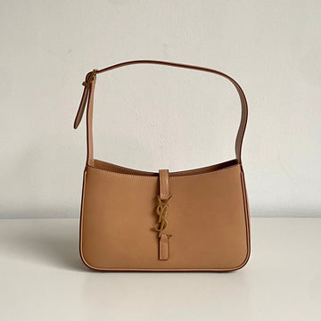 Saint Laurent La 5 à 7