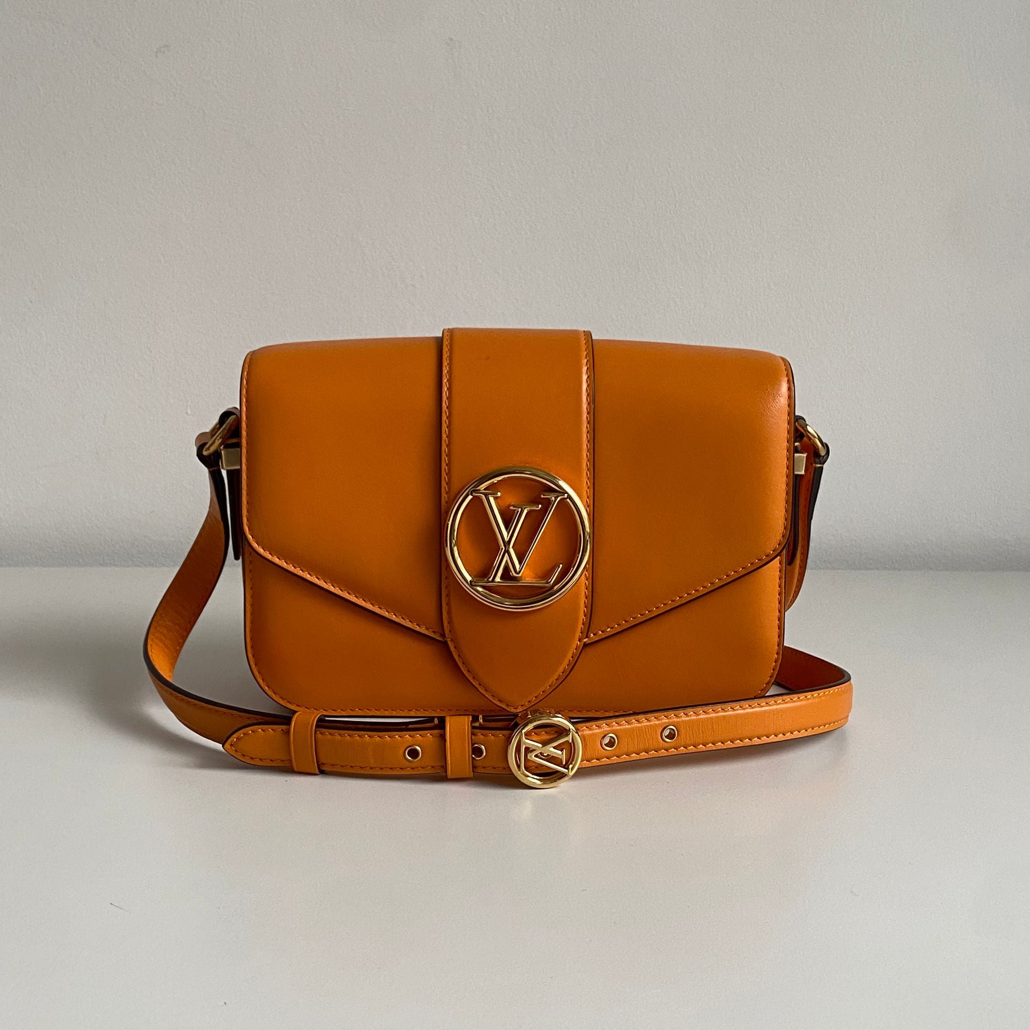 Louis Vuitton Pont 9