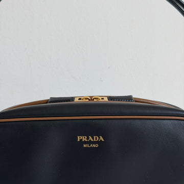 Prada Swing