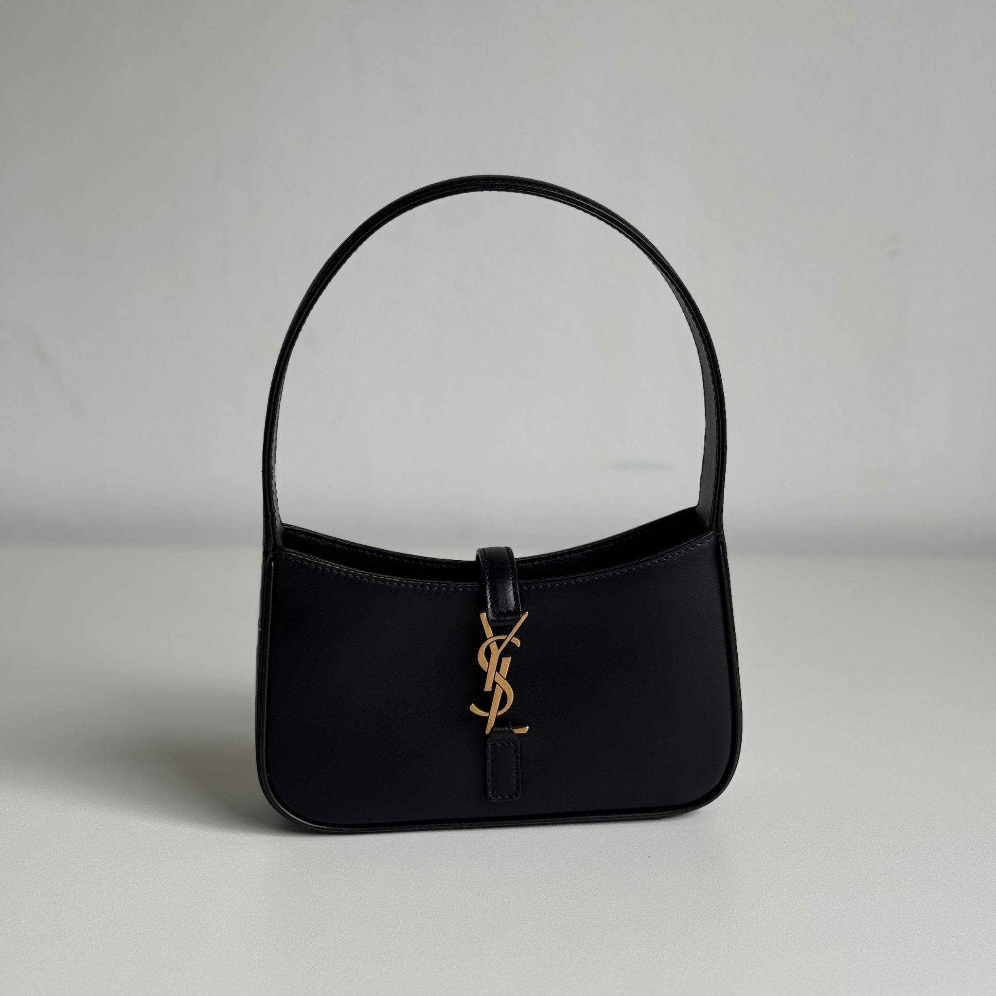Saint Laurent La 5 à 7