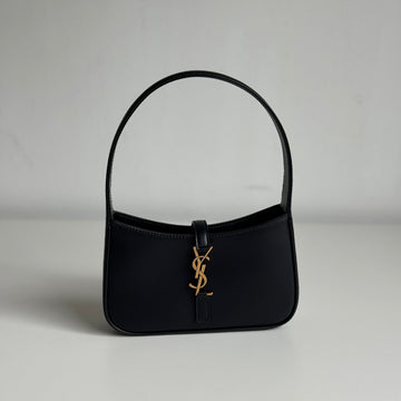 Saint Laurent La 5 à 7