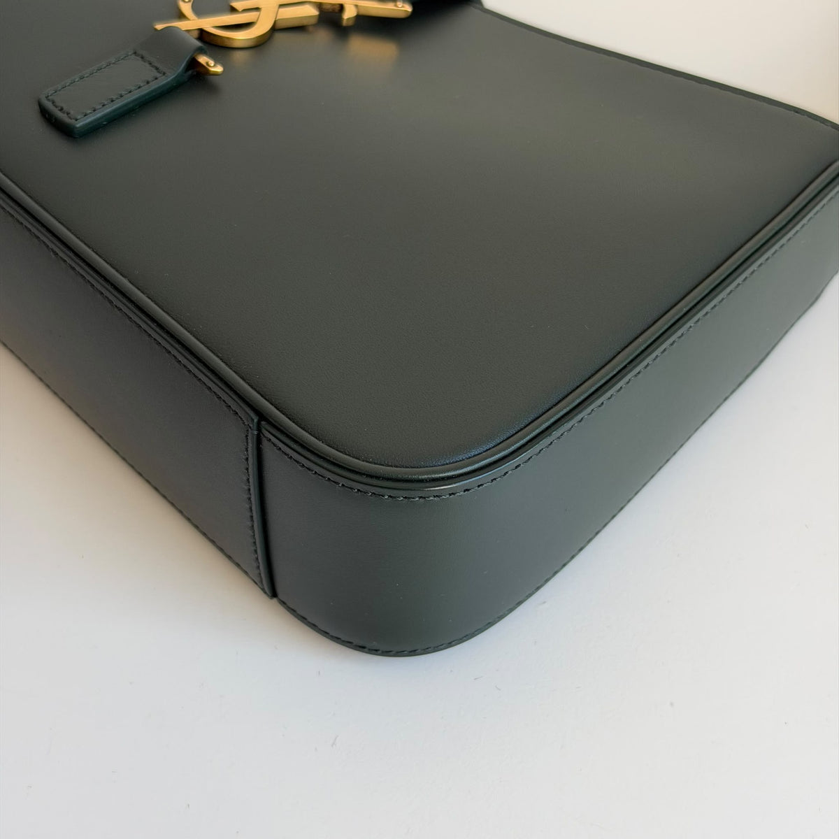 Saint Laurent Le 5 à 7