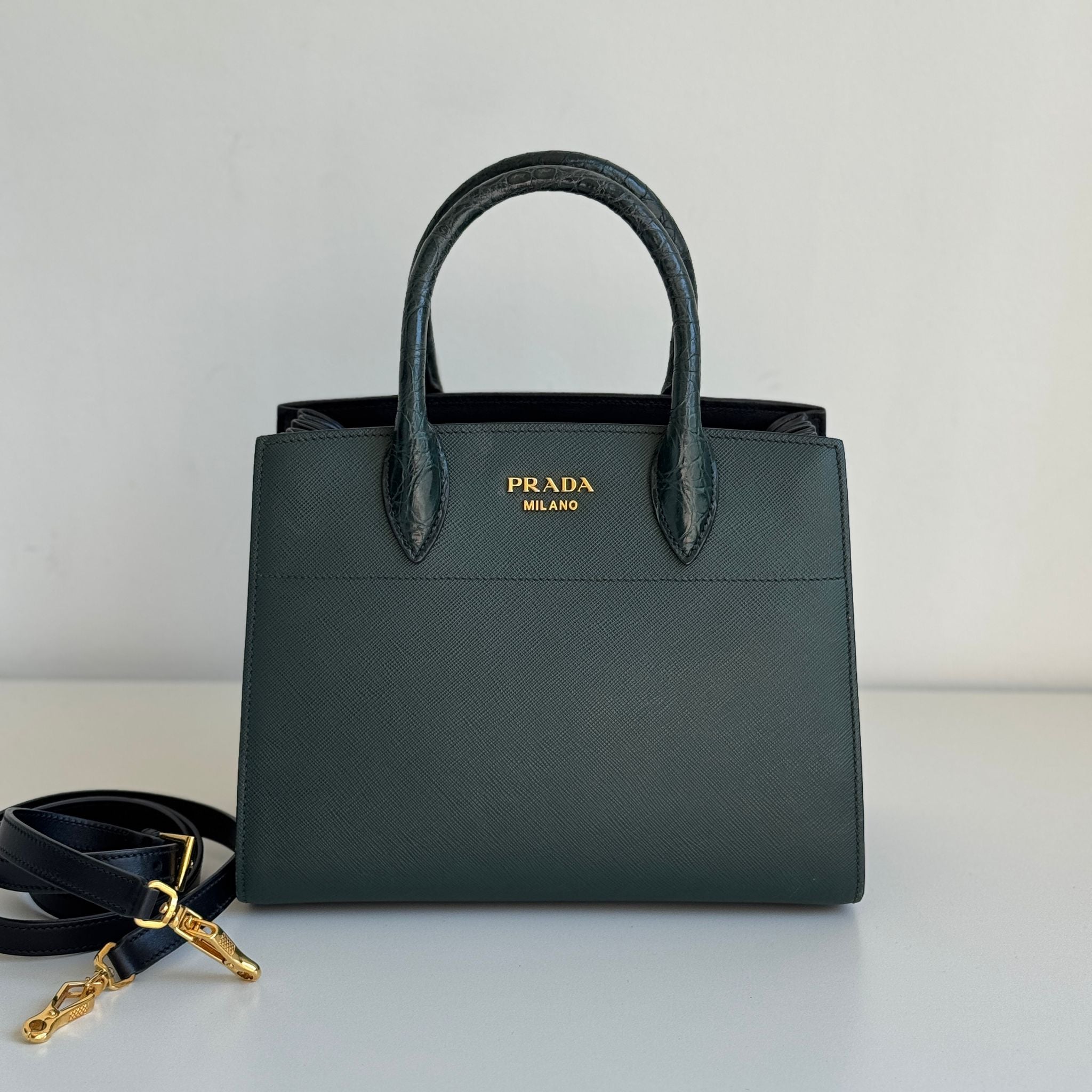 Prada Biblioteque