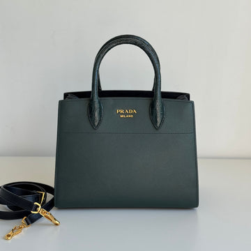 Prada Biblioteque