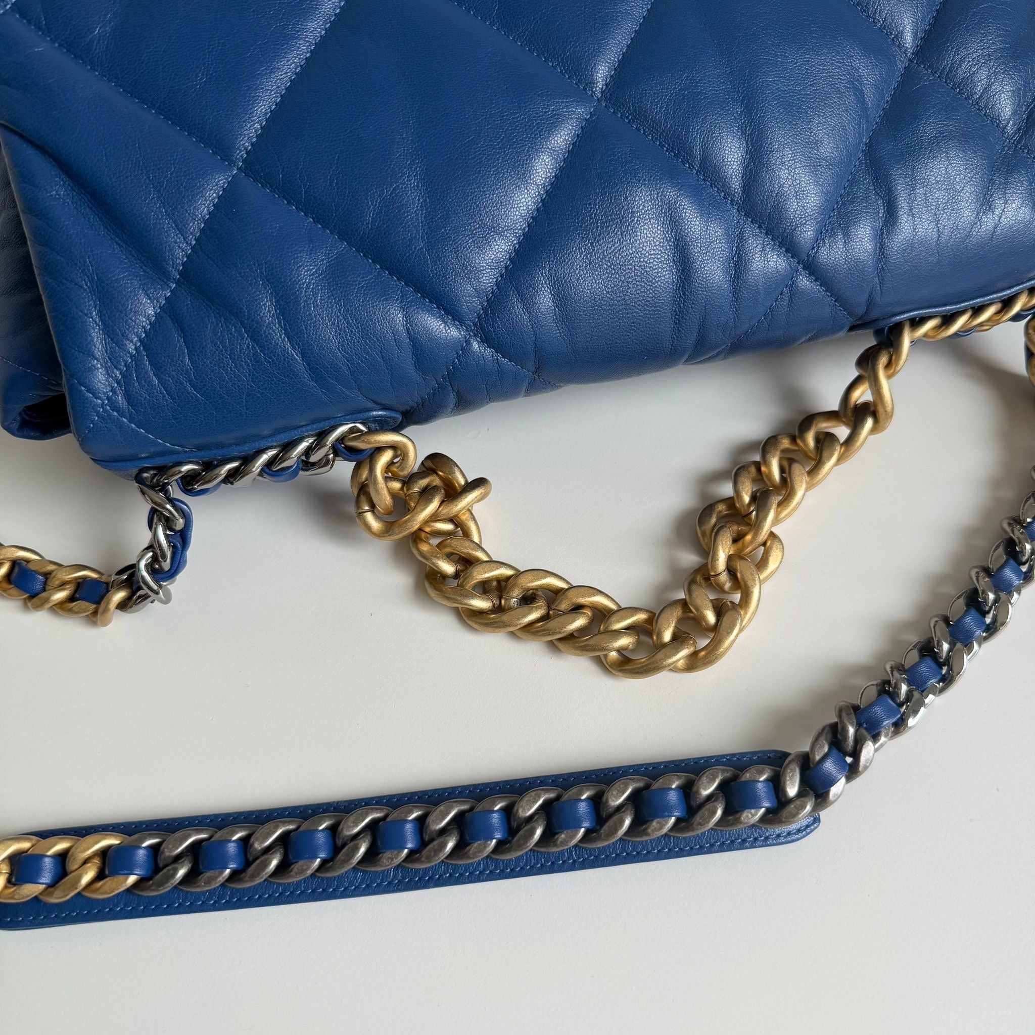 Chanel 19