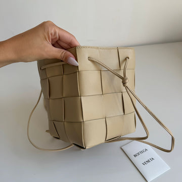 Bottega Veneta Bucket