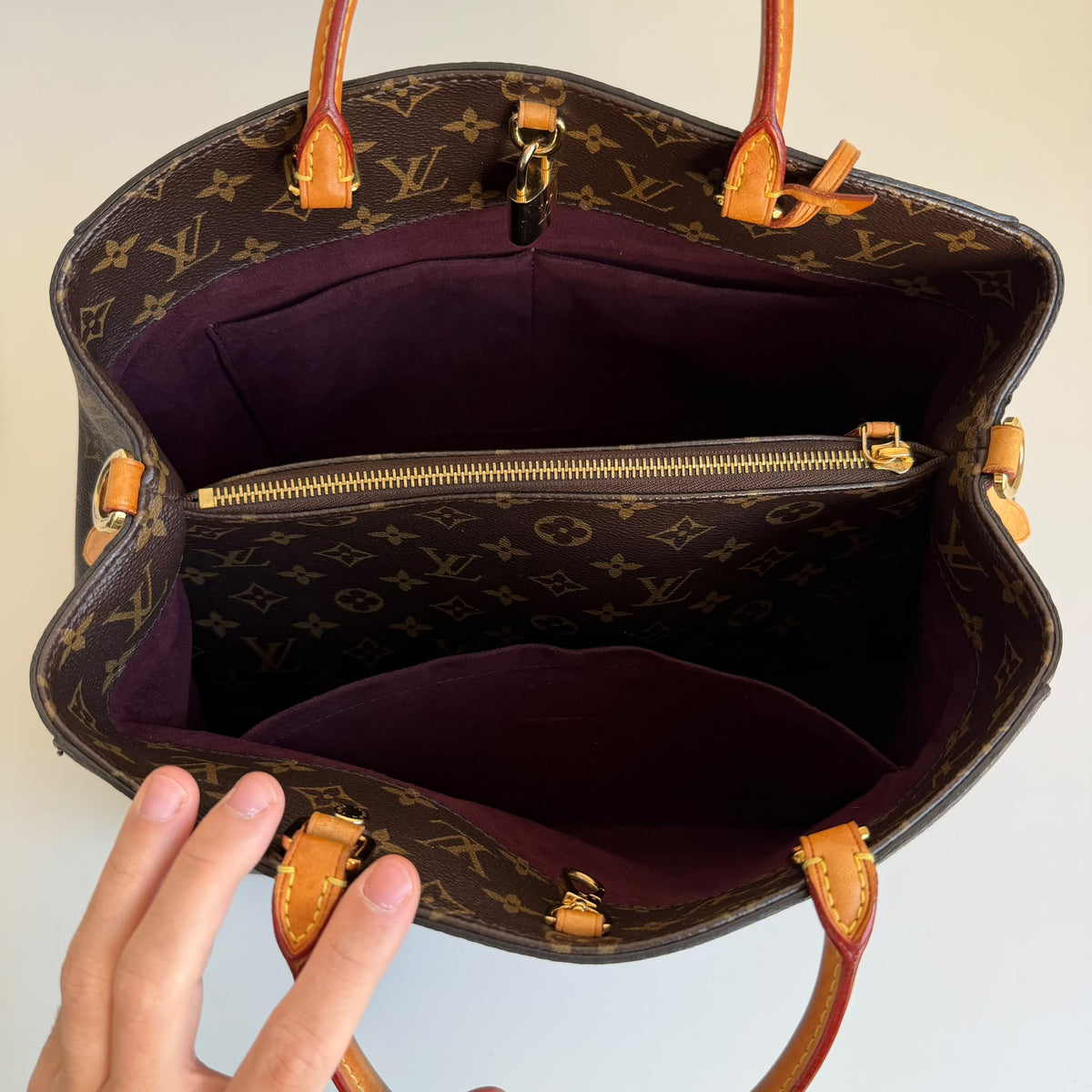 Louis Vuitton Montaigne