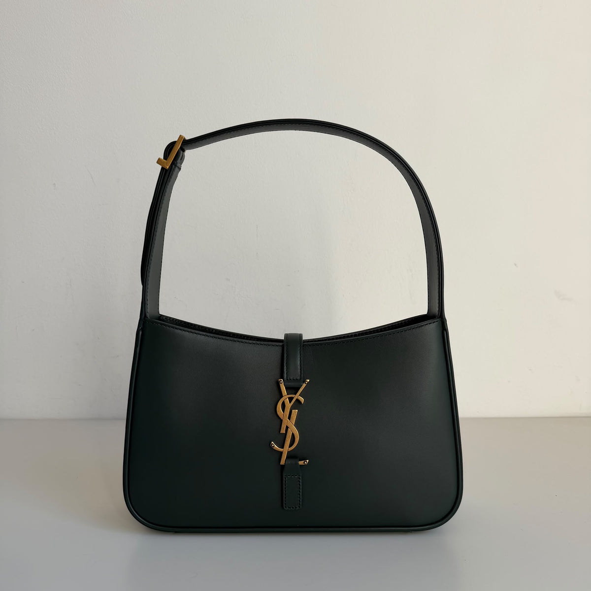 Saint Laurent Le 5 à 7