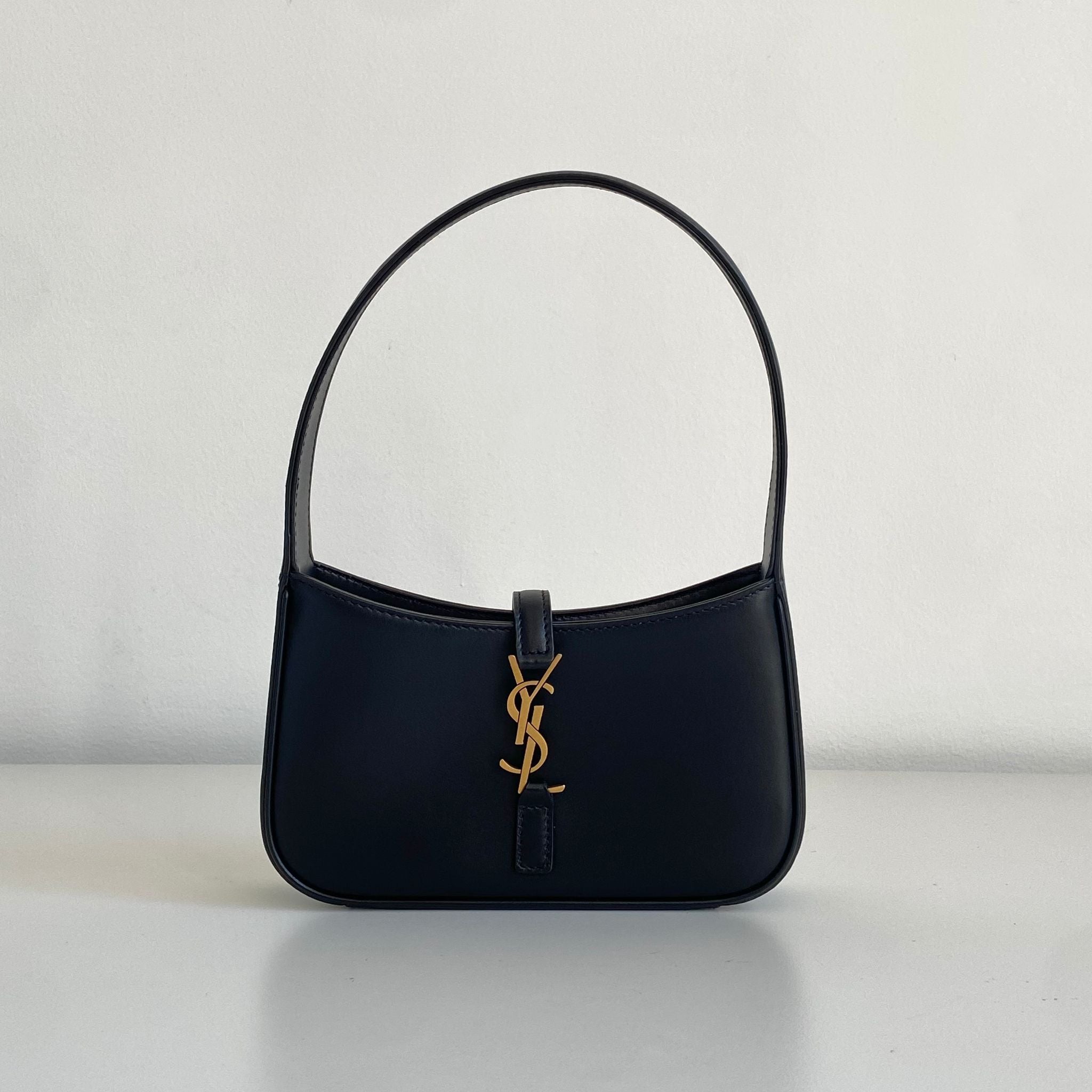 Saint Laurent Le 5 à 7