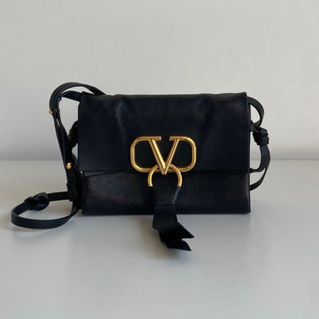 Valentino V Ring