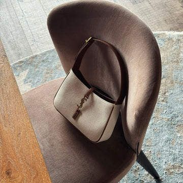 Saint Laurent Le 5 à 7