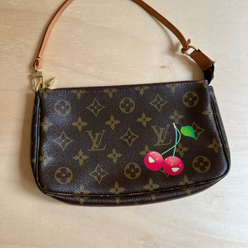 Louis Vuitton pochette