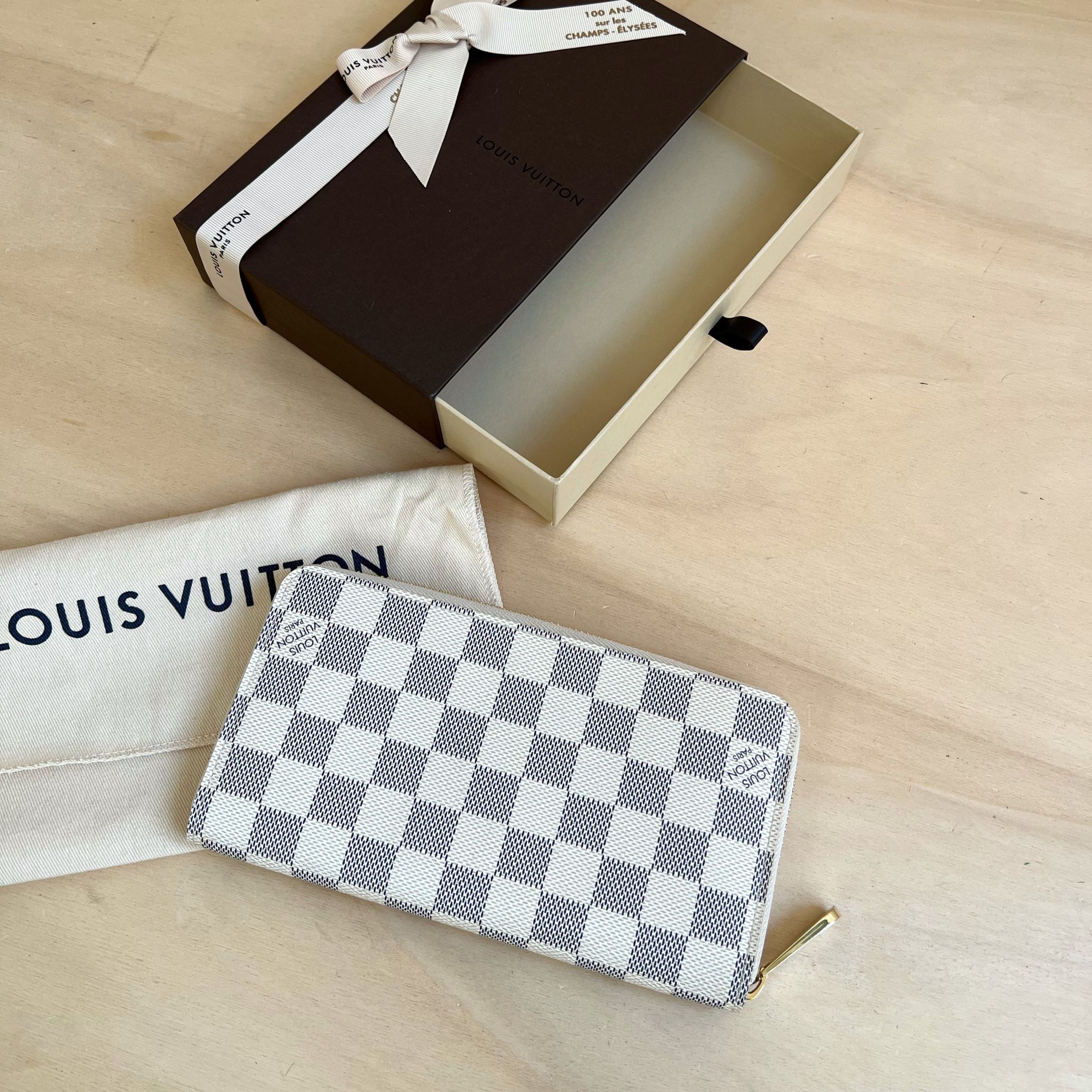 Louis Vuitton Zippy