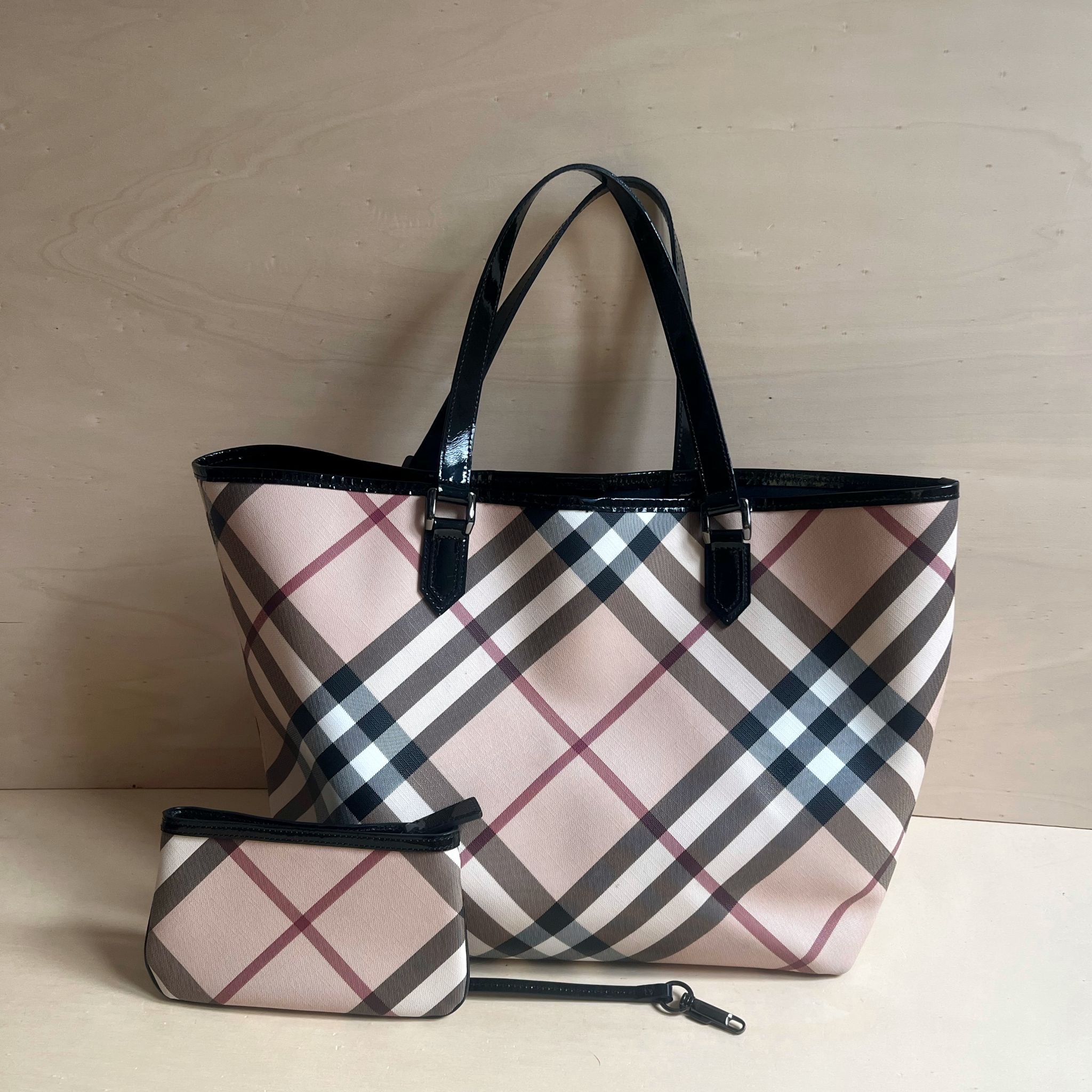 Burberry shopper