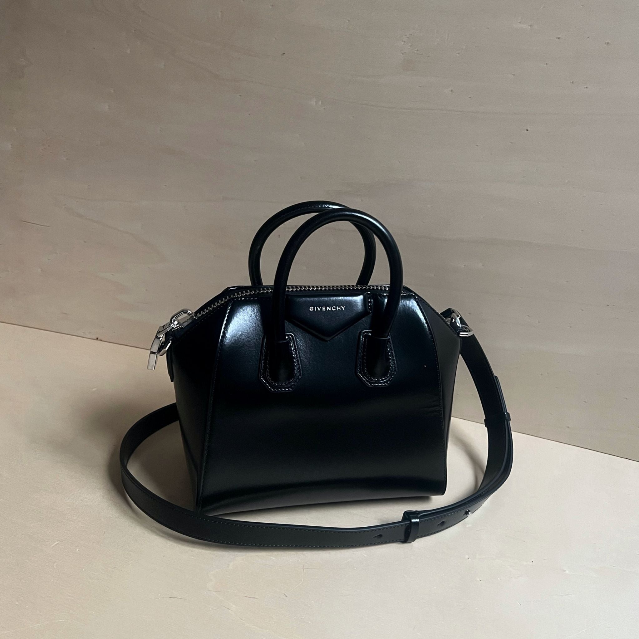 Givenchy Antigona