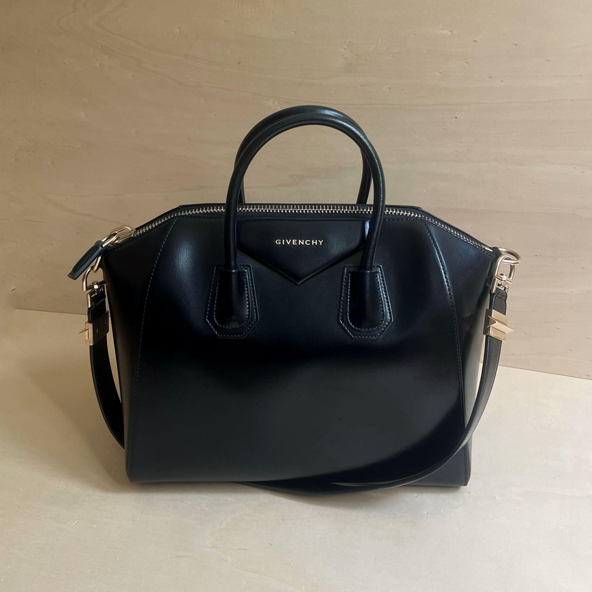 Givenchy Antigona