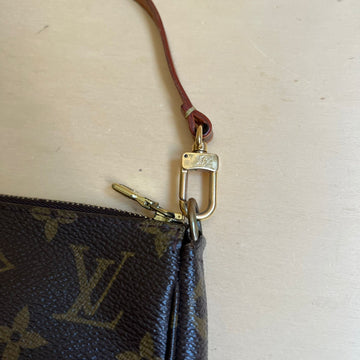 Louis Vuitton pochette